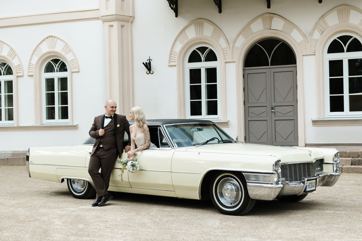 cadillac deville-8